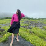 Rucha Hasabnis Instagram - Expectation v/s Reality 🤪 . . #monsoon2023 #travel