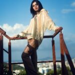 Ruchira Jadhav Instagram - She’s that GOLDEN HOUR you’ve been waiting for☀️ #RuchiraJadhav #ruchirasays 📸 : @rituparnas_photo_poetry HMU : @vinaya_bhosale_makeupartist Styled by : @by_srushti