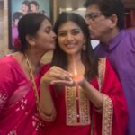 Ruchira Jadhav Instagram - दिवाळी २०२३ 🪔♥️ #ruchirasays मुझे मेरे आई बाबा के खुशी मे राम मिल गए ।🧿 @rutuja_jadhav__ I missed your presence #blessed #घर #home #family #aaibaba #prem #eternity #diwali #mereram #jayshreeram