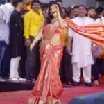 Ruchira Jadhav Instagram - दहिकाला २०२३ ❤️‍🔥 When GRACE meets Playfullness ☺️ PS. Call it whatever.. #ruchirasays I call it ‘Being in the moment’✨✨ Never ever miss those moments where you feel you can make yourself smile ! Smile..laugh..Dance… do whatever… Live a little more everyday 🫶🏻 #YouarePrecious Wearing: @mysilklove @liiyanna_designs #RuchiraJadhav #Festival #Event