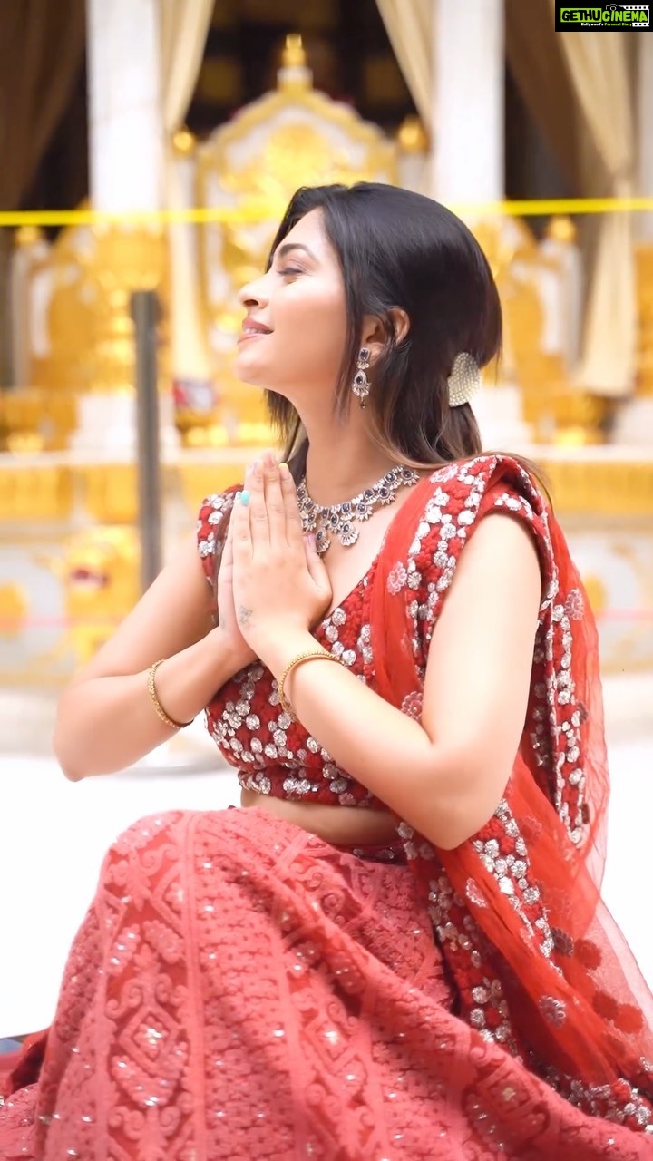 Ruchira Jadhav Instagram - वो किस्ना है ♥️ गोकुळाष्टमीच्या शुभेच्छा 🌼🙏🏻 #Krishna #MajhaKrishna #RadhaKrishna #RuchiraKrishna ♥️ #Krishna #Janmashtami #KrishnaJanmashtami #Gokulashtami #ISKCON Team : @dance.booth @prasadchavanphotoghraphy