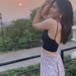 Ruchira Jadhav Instagram - Sunset makes me as happy as the shooting does☀️ 🍃🌸🍂 #sunset #serenity #nature #peace #RuchiraJadhav