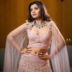Ruchira Jadhav Instagram - Happy Diwali 🪔✨ Sorry guys wishing you little late as I was busy painting Diyas while watching our Indian team bursting some Patakhas on the ground 💥 #ruchirasays ✨Love & Light✨ #RuchiraJadhav MUA @glambypallavi Hair: @dat_mysterious_gal Photography: @thepawanshinde Outfit: @emiraasbyindrani Jewllery: @silverqueenj Venue : @thepark_navimum
