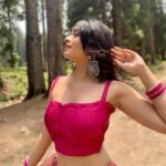 Ruchira Jadhav Instagram - Chanelling my inner रानी 💗✨🌙 #RuchiraJadhav