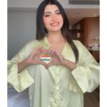 Ruchira Jadhav Instagram - Creating lifelong memories this Independence Day while celebrating in Vietnam, where work has taken me…. It makes me realise India's beauty through its culture, food, and diversity. #ruchirasays Every nation has its own strengths, but my Indian heart proudly sings, “सारे जहाँ से अच्छा हिंदोस्ता हमारा” 🇮🇳 #independenceday #India #Bharat #RuchiraJadhav From 🇻🇳 to 🇮🇳