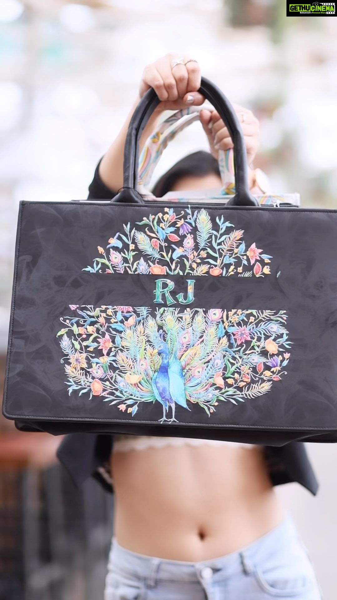 Ruchira Jadhav Instagram - RUCHIRA naam toh suna hoga ☺️🖤 And I’m ready to go with @in_voguish_india Grab the exclusive customised bags with your name at @in_voguish_india ✨ I couldn’t get enough of RUCHIRA.. so grabbed RJ too🙈 #RJstyle #Fashion