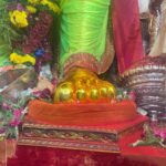 Ruchira Jadhav Instagram – लालबागच्या राजाचा विजय असो 🌺🙏🏻

बाप्पा तुझी रुपे अनेक…
भक्ताच्या ठायी तुझी कृपा ही नेक…
या जीवना फक्त तुझी साथ हवी
साकडं घालते तुझी ही लेक… ✨

~ रुचिरा

#ruchirasays #bappamoraya #mumbai #ganeshotsav #laalbagcharaja #mumbaicharaja 
#RuchiraJadhav