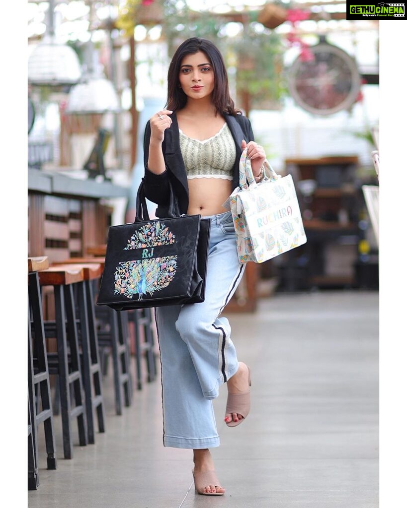 Ruchira Jadhav Instagram - I couldn’t get enough of RUCHIRA.. so grabbed RJ too🙈🖤 Grab the exclusive customised bags with your name at @in_voguish_india ✨ #RJstyle #fashion