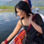 Ruchira Jadhav Instagram - नूर-ए-कश्मीर 🖤 हूर-ए-कश्मीर #RuchiraJadhav Dal Lake, Kashmir
