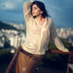 Ruchira Jadhav Instagram - She’s that GOLDEN HOUR you’ve been waiting for☀️ #RuchiraJadhav #ruchirasays 📸 : @rituparnas_photo_poetry HMU : @vinaya_bhosale_makeupartist Styled by : @by_srushti