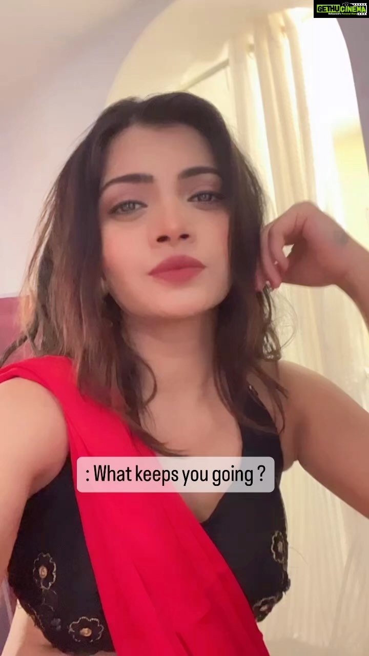 Ruchira Jadhav Instagram - Consistency is harder when no one is clapping for you. You must clap for yourself during those times. You should always be your biggest fan. ❤️🔥 #ruchirasays be your biggest critic too. Know your Strengths.. Know your Flaws… Be consistent at working on them 🫶🏻 #RuchiraJadhav #RJ