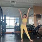 Ruchira Jadhav Instagram - Thirst-day Trap 🪤💛💦 #RuchiraJadhav #workout #routine #Fitness #fitlife