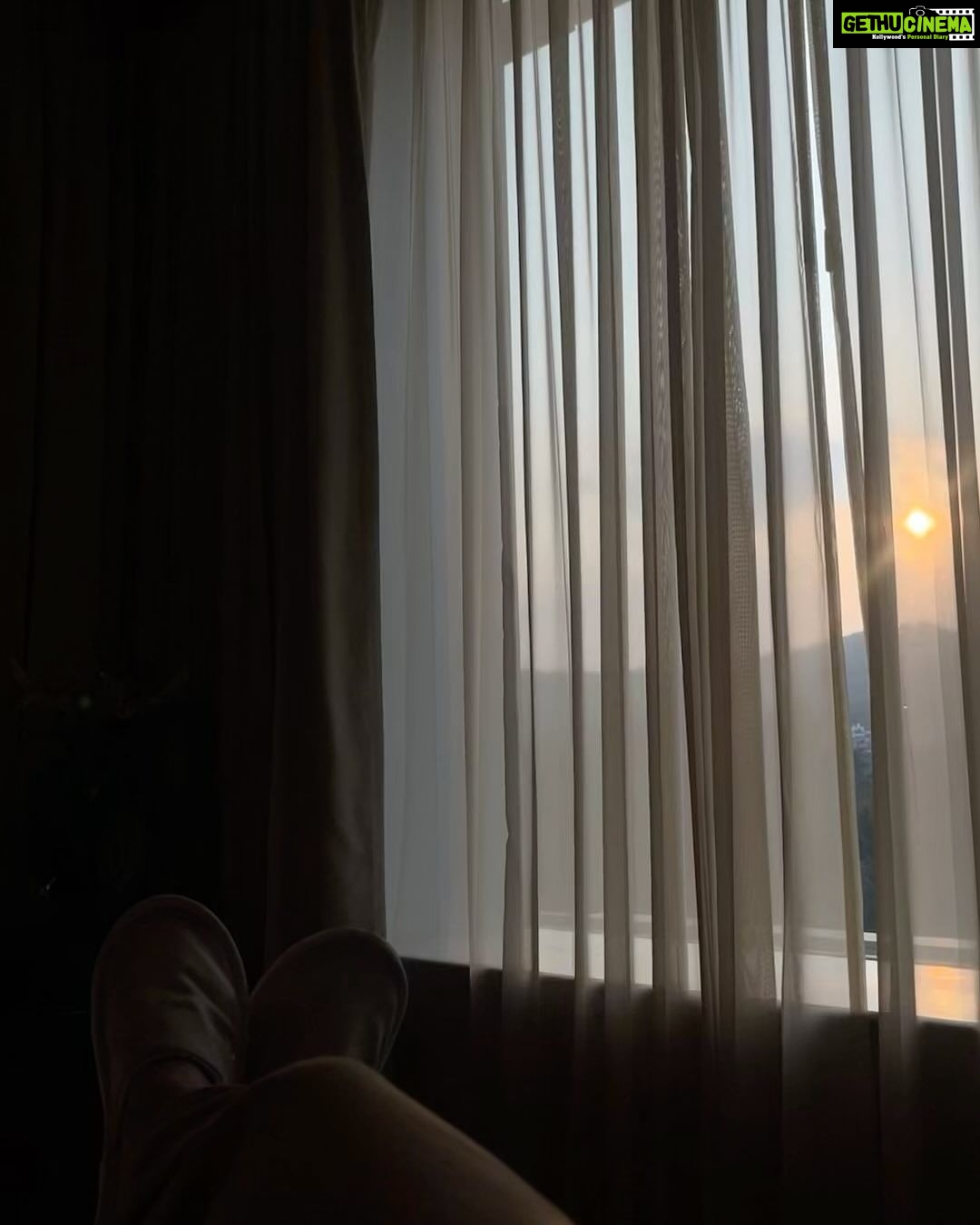 Ruchira Jadhav Instagram - There's a Sun within me that refuses to settle for less, a radiant force undimmed by external shadows, unwavering amidst life's challenges. #ruchirasays There’s a ☀️within Me ! JW Marriott Hotel Pune