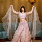 Ruchira Jadhav Instagram - Hi Diwali.. पटाखा दिस side💥 #ruchirasays the 2nd Picture gives लेजा लेज्जा vibe while परी हू मै feel continues to flow through the 3rd one.. what say.. #RuchiraJadhav MUA @glambypallavi Hair: @dat_mysterious_gal Photography: @thepawanshinde Videography : @thelalitfilmer Outfit: @emiraasbyindrani Jewellery: @silverqueenj Venue : @thepark_navimum