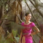 Rukmini Vijayakumar Instagram - A little BTS of shooting promos for “The Goddess” Nov 10th Bangalore (almost sold out) Dec 17th Hyderabad (get your tickets soon!!!) #bookmyshow Ticket links in my bio @cycle.in_ presents @raadhakalpa ‘s production to celebrate the 75th Anniversary. Supported by @cycle.in_ Choreography @dancerukmini Music production @ambisub Featuring artists and composers: @raghuramvocals @ambisub @shyam_rhythmgam @khanjiraboy Dancers: @padmashree.ks @vadhani.asokan @priya.classical @samyukthajujare @anushayash @surabhigopal reanna & manasvee @raadhakalpa Video @vivianambrose BTS edit @sunilino Light design @gyandev #thefemale #goddess #devi #maharajni #sundari #divinity #indianculture #bharatanatyam #karanas #bharatnatyam
