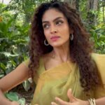 Rukmini Vijayakumar Instagram - I improvise a lot! Im not sure that most people understand how much I improvise… but it’s a good portion of any solo performance. But while improvisation happens there is a choreographic and compositional awareness that extends through the movement process. This awareness has been growing steadily for me over the years. And in my recent performances of ANUBHAVA I learned a lot about how to overcome my creative limits in the moment - on stage. For me, I need enough to populate my imagination… once that is done, the story will unfold easily. It’s very different from the usual method of training for abhinaya where the gesture is taught systematically. Although I use this for my students in the initial years, I eventually hope that they can all do what I do. Populate the imagination and let the story guide you, while compositional, narrative awareness keeps a check. Found this video … and wanted something to share my thoughts with 😊 I absolutely love this song from Parineeta Video @vivianambrose #abhinaya #bharatanatyam #imagination #theraadhakalpamethod #dancer #indiandance #theater #dancetheater #classicaldance #emotion