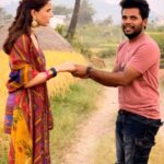 Rukshar Dhillon Instagram - Ila book aithe lolle 😂 Wait for end 😐😲 . #SPARK movie releasing on Nov 17th , Go watch in theaters ☺️ . @thisisvikranth Dhagaaaa 😄 @rukshardhillon12 Mosammmmm 🤣 . @amani.geela idantha Tooch 🫣 . 📸 : @shivakrishnaburra . #reels #emandam #fun #couple #movie #yemaandham Mallial