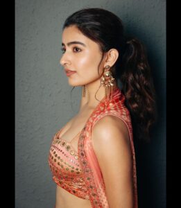 Rukshar Dhillon Instagram - #Gnapakalu song launch!🧡

#SparkTheLife in theatres on 17th November!

📸- @pranav.foto 
👗- @alvirarego @styled_bysonali_ @ritukumarhq @suhanipittie 
💇🏻‍♀️- @aartigupta5565 
💄- @makeupbysalonij