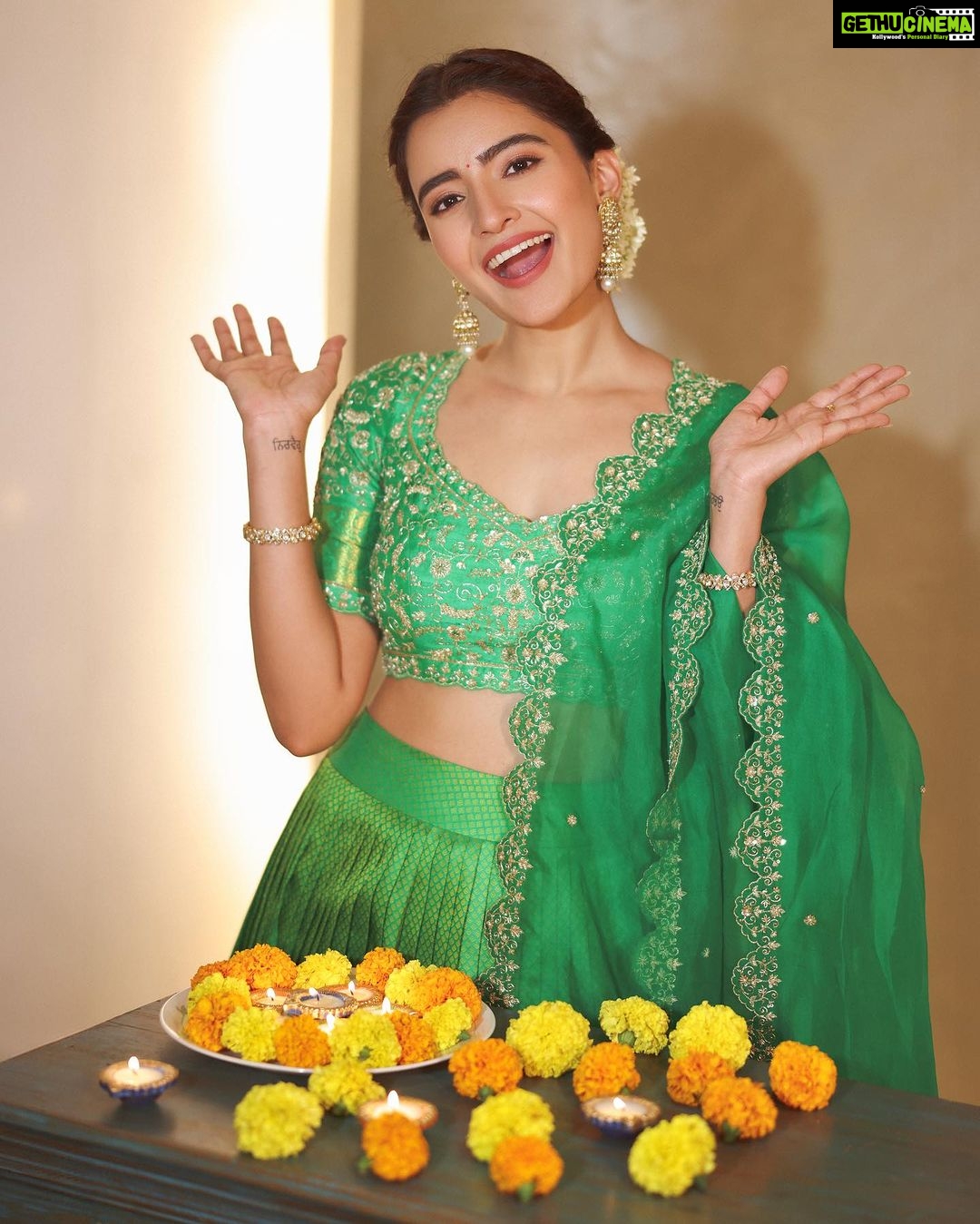 Rukshar Dhillon Instagram - The more our light shines, the more light we see around us. Wishing you all a very Happy Diwali🪔♥️ Wearing- @swathiveldandi_official Jewellery- @akoyajewels Captured by- @pranav.foto Make up- @makeupbysakshimehta Hair- @aartigupta5565