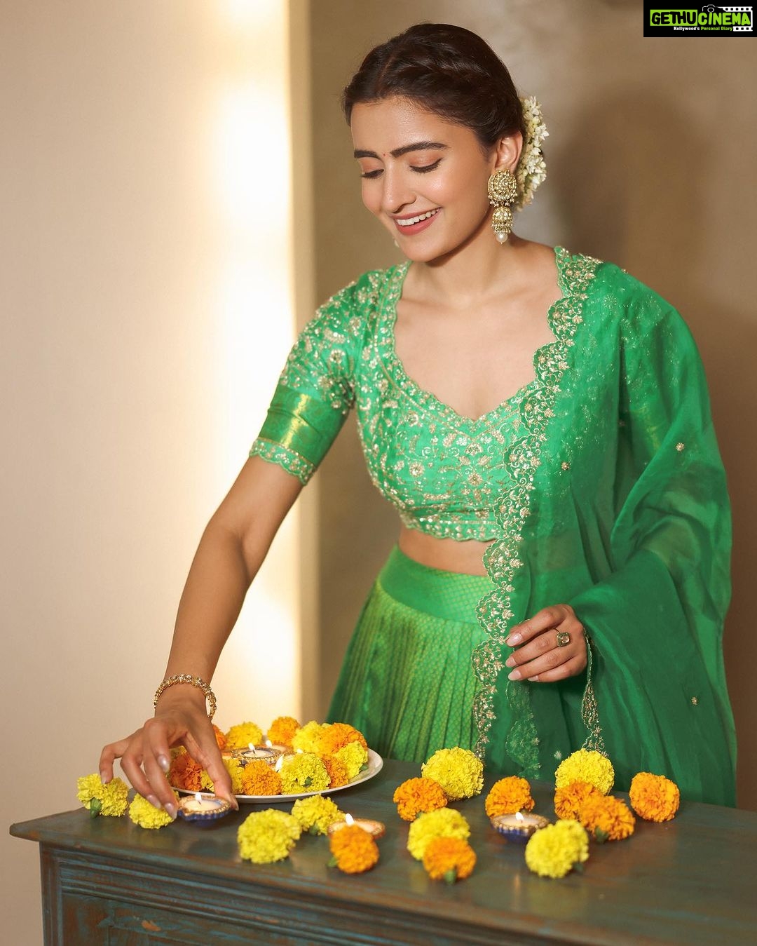 Rukshar Dhillon Instagram - The more our light shines, the more light we see around us. Wishing you all a very Happy Diwali🪔♥️ Wearing- @swathiveldandi_official Jewellery- @akoyajewels Captured by- @pranav.foto Make up- @makeupbysakshimehta Hair- @aartigupta5565