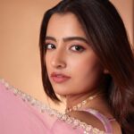 Rukshar Dhillon Instagram - Happy Dhanteras✨💟 Let the guilt free mithai season begin!🥰🤩 Captured by- @pranav.foto Make up- @makeupbysakshimehta Hair- @aartigupta5565 Wearing @anjanabohra_official PR @manalirawat Styled by @rashmitathapa Styling team @tedhimedhi Jewellery @thetrinkaholic