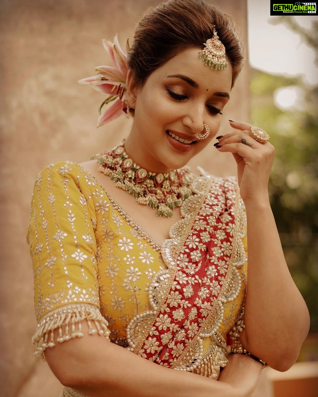 Rupali Bhosale Instagram - Let the beauty of what you love be what you do. ~ RuMi ~ Mua @makeupartist_smita Hair @hair_by_poornimagavhane Jewellery @jizajewellerystudio Outfit @mihir_designer_studio Captured by @gauravk6677 Styled and managed by @jizajewellerystudio Personal Assistant @raju_chiluka31 . . . . . . #LifeIsBeautiful #FeelLife #InstaGood #PositiveVibes #InstaPic #Friday #FridayVibes #RupaliBhosle #RockingRupali #RupaliWinningHearts #KeepLoving #Sanjana #StarPravah #AaiKutheKayKarte 🧿