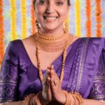 Rupali Bhosale Instagram - Celebrate the golden moments of victory of good over evil! Ranka wishes you a happy and prosperous Dussehra! सत्याच्या विजयाचे प्रतीक असे हे सुवर्णक्षण आनंदाने साजरे करा. रांका परिवारातर्फे तुम्हा सर्वांना दसऱ्याच्या हार्दिक शुभेच्छा! #RankaJewellers #Jewellery #JewelleryDesign #GoldJewellery #Dussehra #Pune #Gold