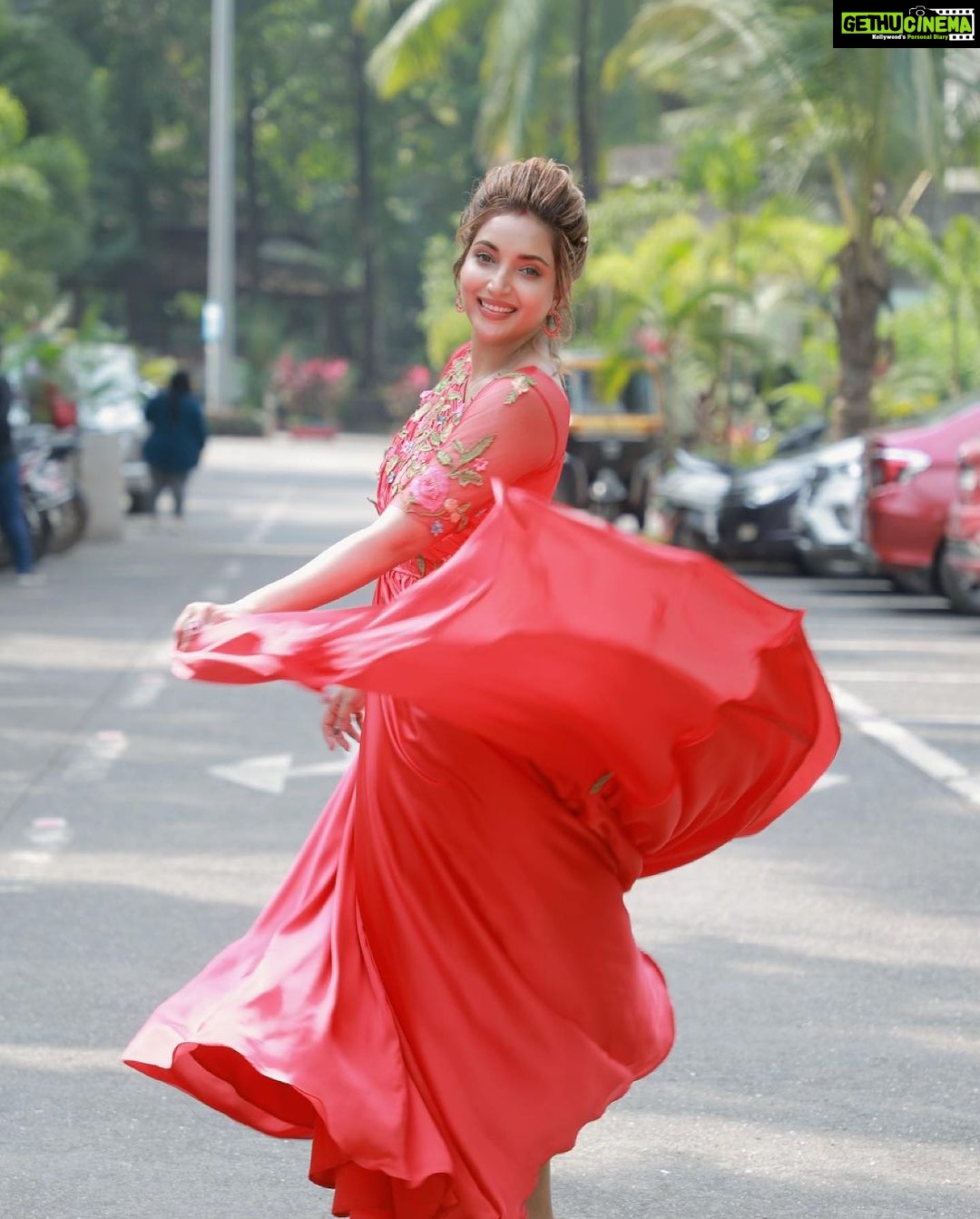 Rupali Bhosale Instagram - Until you spread your Wings, you'll have no idea how far you can fly 🧚🏻♀️ ~ RuMi ~ Makeup @mhatresameer60 Hair @ruksar__99 Clicked @miss_canon_21 Personal Assistant @raju_chiluka31 . . . . . . #LifeIsBeautiful #FeelLife #InstaGood #PositiveVibes #InstaPic #Sunday #SundayVibes #RupaliBhosle #RockingRupali #RupaliWinningHearts #KeepLoving #Sanjana #StarPravah #AaiKutheKayKarte 🧿