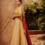 Rupali Bhosale Instagram - "DREAMS ARE CLOSER THAN THEY APPEAR” ~ RuMi ~ Mua @makeupartist_smita Hair @hair_by_poornimagavhane Jewellery @jizajewellerystudio Outfit @mihir_designer_studio Captured by @gauravk6677 Styled and managed by @jizajewellerystudio Personal Assistant @raju_chiluka31 . . . . . . #LifeIsBeautiful #FeelLife #InstaGood #PositiveVibes #InstaPic #Friday #FridayVibes #RupaliBhosle #RockingRupali #RupaliWinningHearts #KeepLoving #Sanjana #StarPravah #AaiKutheKayKarte 🧿