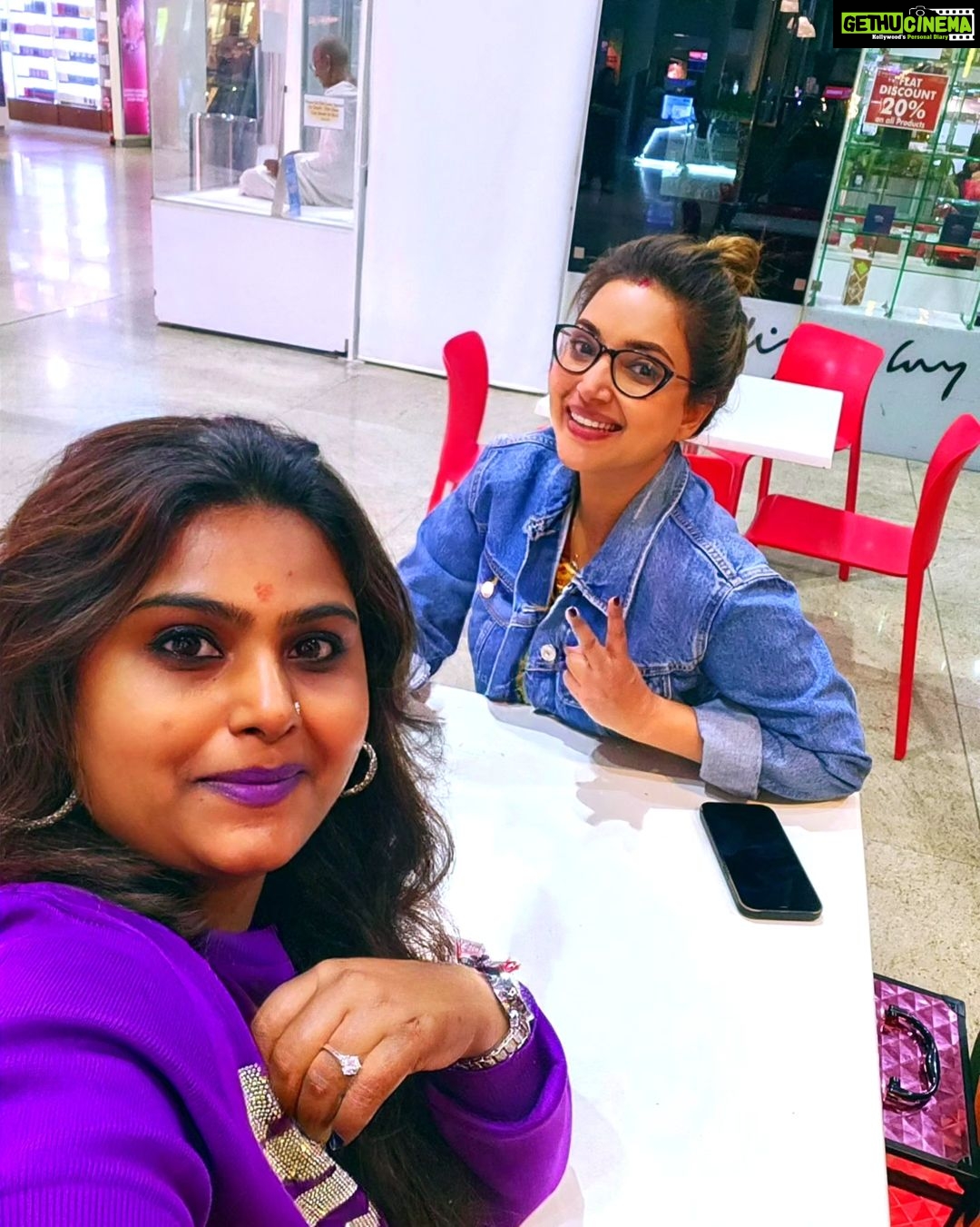 Rupali Bhosale Instagram - GOOD MORNING 🙏 Mumbai Chatrapati Shivaji Aiport T1