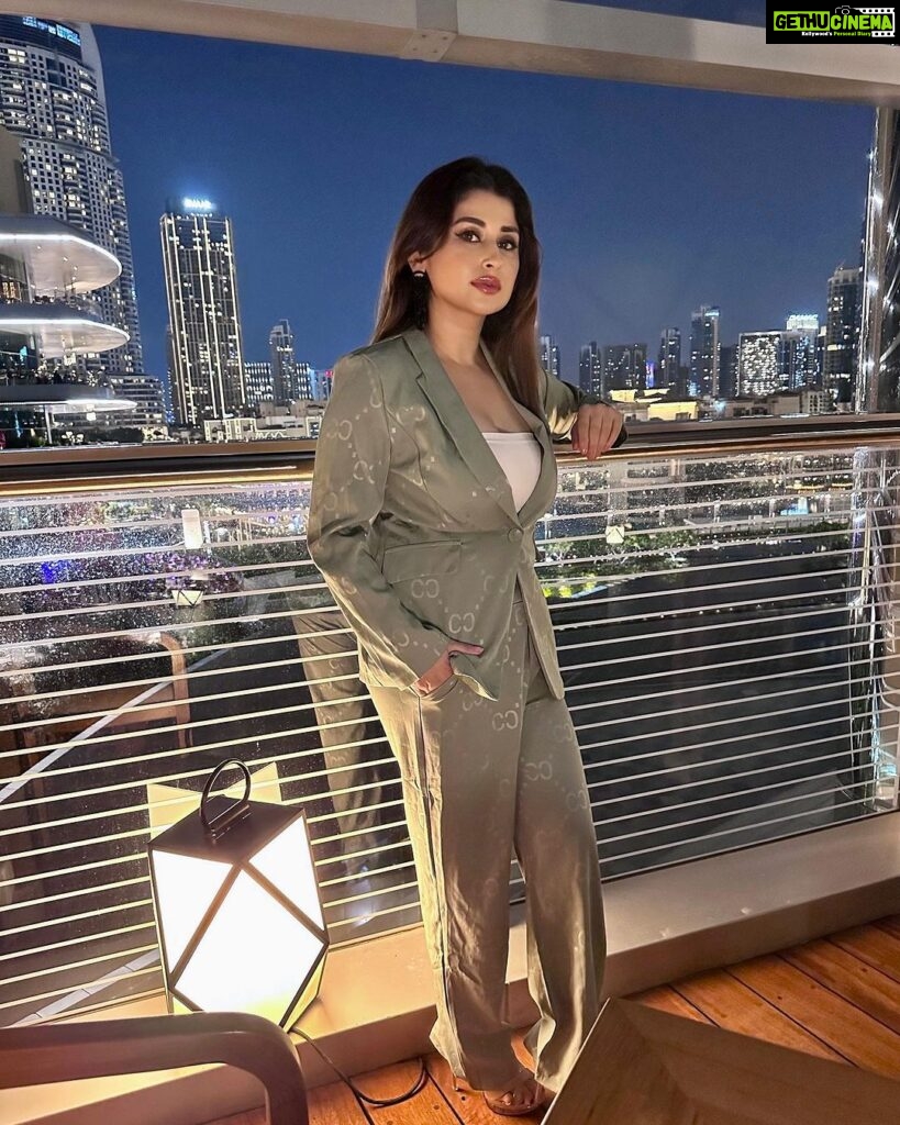 Saba Khan Instagram - Habibi ❤️ . Outfit - @fashionstruc . . #dubai #burjkhalifa #sabakhan Armani/Amal - Armani Hotel, Burj Khalifa