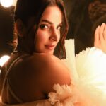 Saba Qamar Zaman Instagram – Bas zara sa Lux 💫

@luxstylepk
#mylsalook2023 #lsa2023
