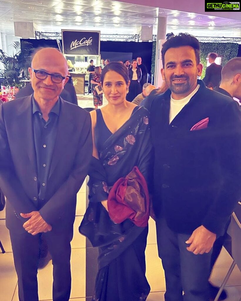 Sagarika Ghatge Instagram - An absolute honour attending the Axel Springer Awards alongside @zaheer_khan34 . Wearing a saree was not just a choice, but a statement of my deep love for tradition and our vibrant Indian culture. The elegance of the saree transcends borders, just as my love for it does. Such a memorable evening. Berlin, Germany