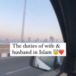 Sahar Afsha Instagram - Prophet Muhammad (PHUB) said : “Allah is pleased when a husband plays with his wife, due to this , Allah swt fixes thawaab (good rewards) for them , he establishes halal rizq for them “ Subhan Allah 💕 . . . . . . #saharafsha #couplegoals #love #life #hijab #deen #islam #ummah #muslim #allah #blessed #mashallah