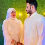 Sahar Afsha Instagram - The prophet Muhammad phub said “when a husband & wife look at each other with love “ Allah looks at both of them with mercy ❤️ . . Laugh , play & joke with your spouse it’s SUNNAH A good life partner is a blessing from ALLAH Masha Allah Now & forever ❤️ @arizzshaikh . . . . . . #saharafsha #reels #reelsinstagram #reelitfeelit #hijab #deen #islamicquotes #love #life Mumbai, Maharashtra