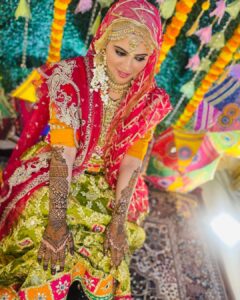 Sahar Afsha Instagram - Mehndi tumhare naam ki ❤️ 
#saharizkishadi 
.
.
.
.
.
Decor @blossomblr 
Mehndi artist @zaibamehendi7788 
Mehndi @_haya_by_naaz