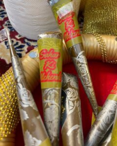 Sahar Afsha Instagram - Mehndi tumhare naam ki ❤️ 
#saharizkishadi 
.
.
.
.
.
Decor @blossomblr 
Mehndi artist @zaibamehendi7788 
Mehndi @_haya_by_naaz