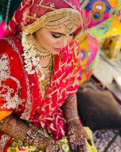 Sahar Afsha Instagram - Mehndi tumhare naam ki ❤️ 
#saharizkishadi 
.
.
.
.
.
Decor @blossomblr 
Mehndi artist @zaibamehendi7788 
Mehndi @_haya_by_naaz
