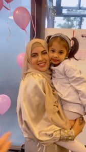 Sahar Afsha Instagram - Every moment is blessing of Allah ❤️ #sisterlove❤️ 

#islamicreminders #ummah #allah #dua  #trust  #worship  #lord #deen #sabr #gratitude #patience #faith #love #reels #reelsinstagram #reelsvideo #reelitfeelit #reelsviral #reelkarofeelkaro #hijab #saharafsha #sanakhan #sisterlove❤️