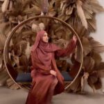 Sahar Afsha Instagram - You are a modest queen, that knows her true worth by keeping her modest heart secure with shyness. My Hijab is my dignity, my respect, and my honor, and I will never trade it for this temporary world. A hijab forces the man to look at a woman with respect rather than as an object #saharafsha #hijabi Mumbai, Maharashtra