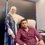 Sahar Afsha Instagram - Work with your spouse to uphold your faith. Share your thoughts and feelings, and encourage your partner to do the same. By showing affection, building trust, and paying attention to that which brings you closer to Allah in your spouse, you can be a successful Muslim husband & wife ❤️ #islamicquotes #saharafsha #deen #hijab #love Mumbai, Maharashtra
