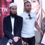 Sahar Afsha Instagram – Glimpses of most successful & beautiful event @majlis.expo & some Heart touching words by @anas_saiyad20 
It’s always great to have u @sanakhaan21 
An appreciation post for my husband @arizzshaikh 
Allahamdulliah 
.
.
.
.
.
.
.
.
.
.
.
.
.
.
.
#majlis #expo #anasmufti #muftianas #sanakhan #saharafsha #fleamarket #exbition #bangalore Bangalore, India