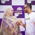 Sahar Afsha Instagram – “Yessss” we did it 💜💫 
My partner @arizzshaikh 🦁 
@majlis.expo @vaamoz