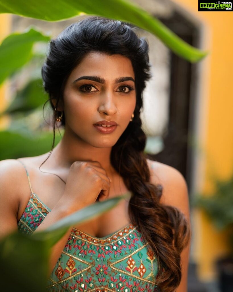 Sai Dhanshika Instagram - In tropical paradise 🪷 Very fortunate to work with this Super talented team @irst_photography is magical #makeup @reenapaiva can’t thank you enough sweetheart ♥♥ Who tries to present me in different way 😘 @venki_hairstylist will always rock😊 #thankyouisntenough❤