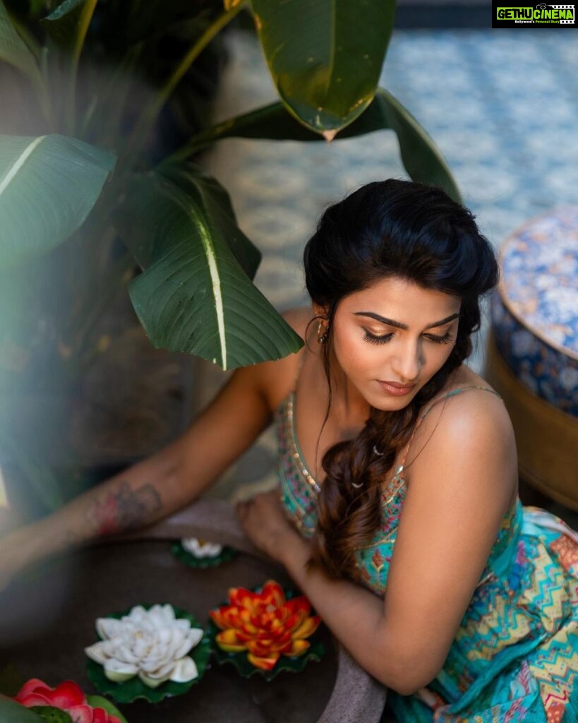 Sai Dhanshika Instagram - In tropical paradise 🪷 Very fortunate to work with this Super talented team @irst_photography is magical #makeup @reenapaiva can’t thank you enough sweetheart ♥♥ Who tries to present me in different way 😘 @venki_hairstylist will always rock😊 #thankyouisntenough❤