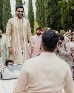 Sai Dharam Tej Instagram - Enduku,kyun,yen,why…Entha pani chesav ra Varun babuuuuu……..usssshhhhhh 😩😓😤 Neeku pelli sambharallu…Naaku naa SVATANTRA PORATAM