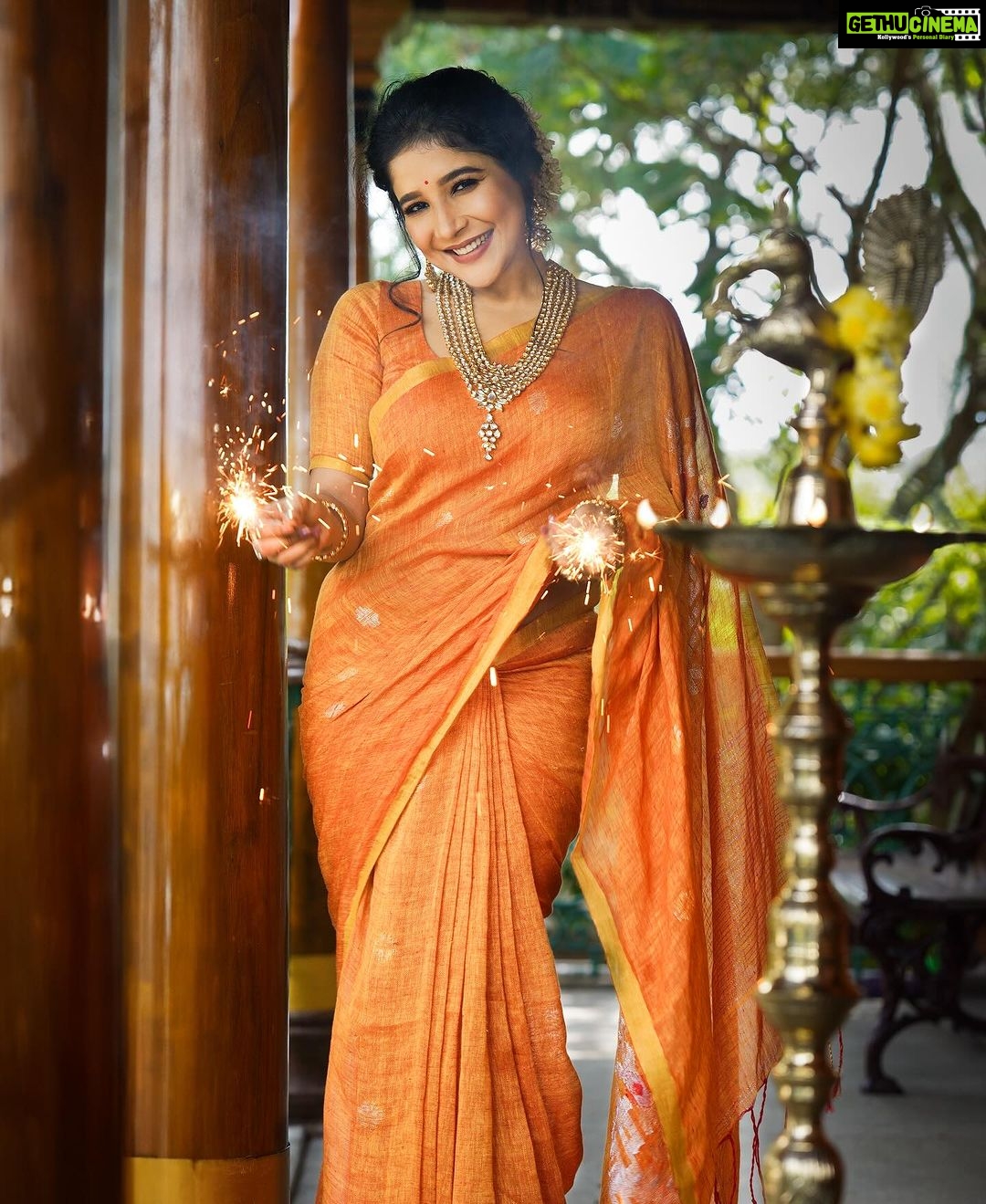 Sakshi Agarwal Instagram - May this Diwali brighten your lives with prosperity, happiness, and the glow of positivity. Grateful for your support and wishing you a joyous festival! 🪔✨ #DiwaliCheers #Gratitude . Photography : @en.nizharpadam Make up : @murugeshmakeup_hair Hair : @elegant_bridalstudio Outfit : @thanvi_boutique Jewellery : @fineshinejewels Location : @Praku1989 @ecrbeach Shoot cordination : @jonnyjd5 . #diwaliwishes #sakshiagarwal ECR Beach,Chennai
