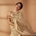 Samantha Instagram – Introducing: Celebration Edit – 2023

Look and feel divine in this Regal Odyssey Ivory Saree with delicate Zari embroidery, this piece celebrates the beautiful and fierce goddess within every woman. 

#CelebrateInSaaki #saaki #RegalOdyssey
#saakiwomen #newcollection