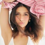 Samara Tijori Instagram - 🍿 Shot by @frontrowgypsy Makeup @makeupbyriddhima Styled by @aakrutisejpal Hair by @aakashnanchit Earrings @iblamebeads Rings @ishaaraindia @ascend.rohank