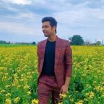 Samarth Jurel Instagram - Tera hu jaan le…. rooh mujhse baandh le…. Baahon me thaam le…. Karde zinda ❤️